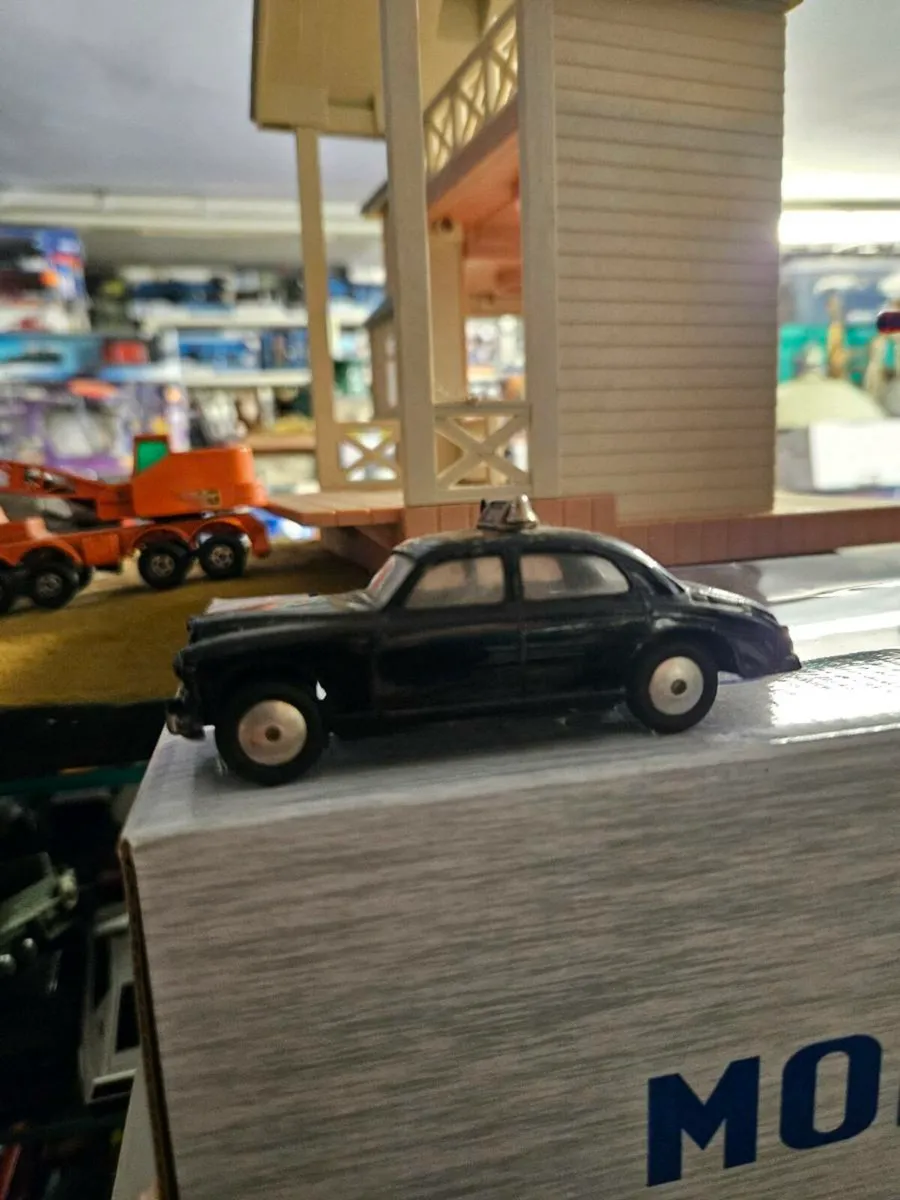 Corgi Police Car - Image 1