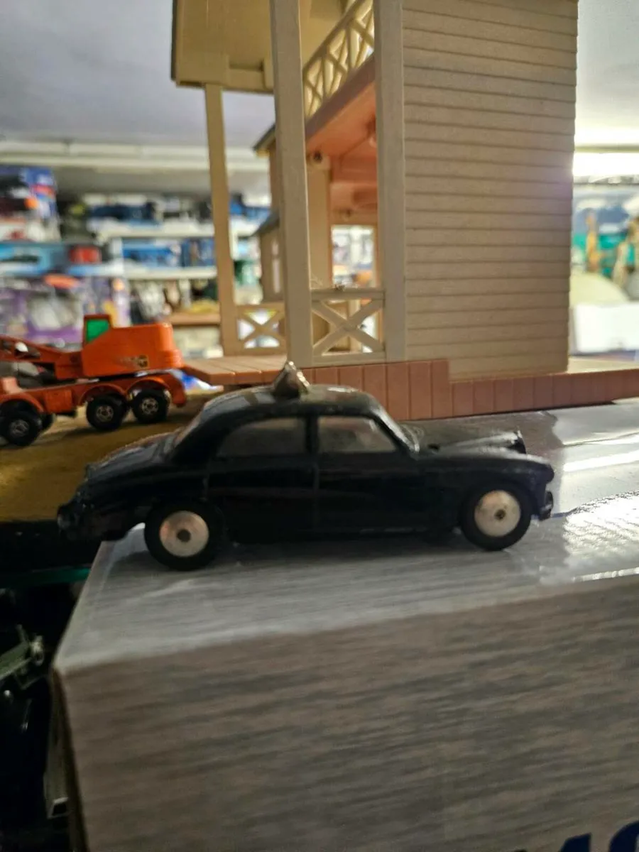Corgi Police Car - Image 3