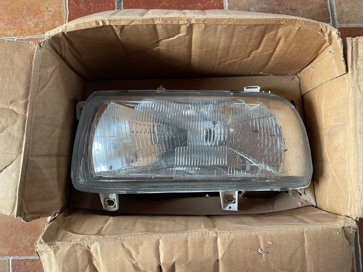 VW Vento 92-94 LH Glass Lens headlight - Image 1