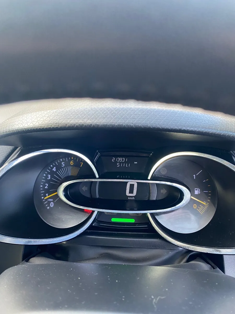 Renault Clio 2013 - Image 2