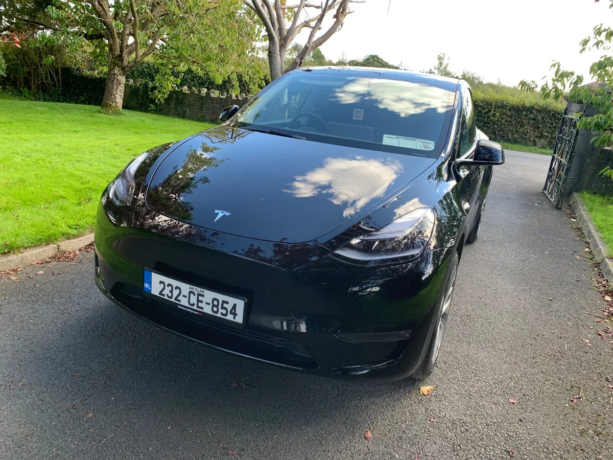 Tesla Model Y 2023 LONG RANGE - Image 2