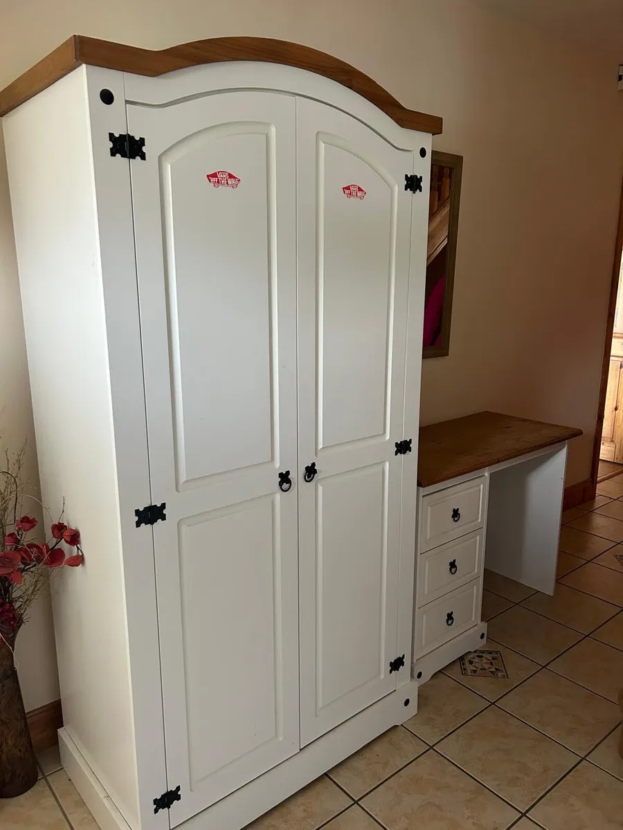 Bedroom Furniture Set - Image 4