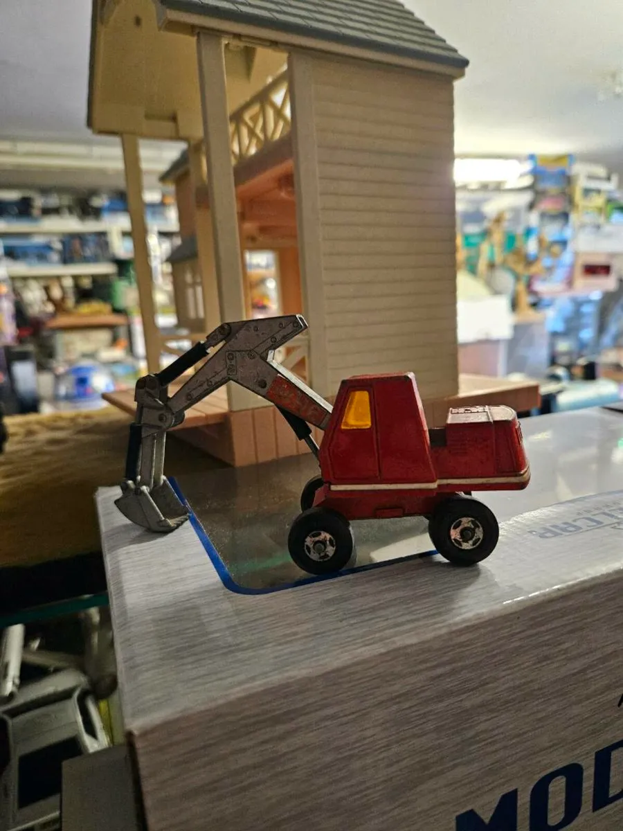 Matchbox Superkings Excavator - Image 2