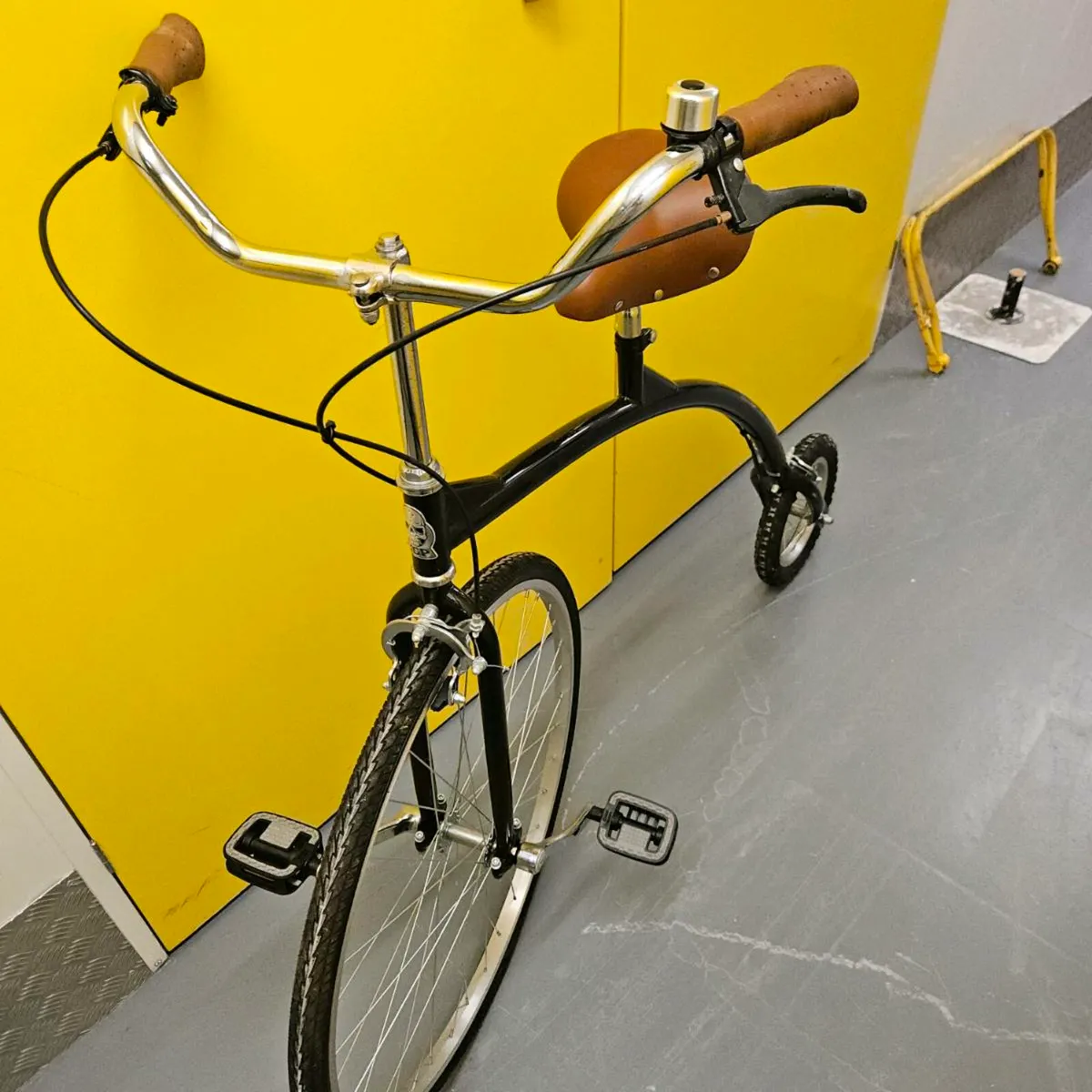 Modern penny farthing
