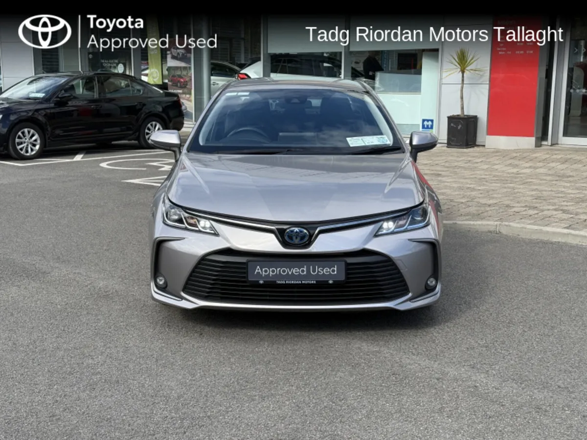 Toyota Corolla HYB LUNA SALOON - Image 4