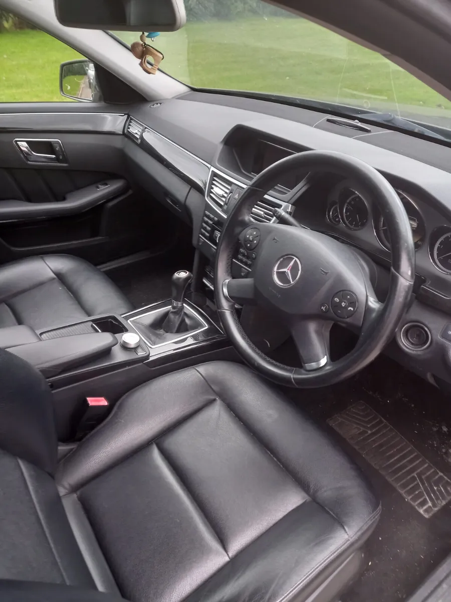 2013 Mercedes-Benz E220 2.1 Diesel - Image 3