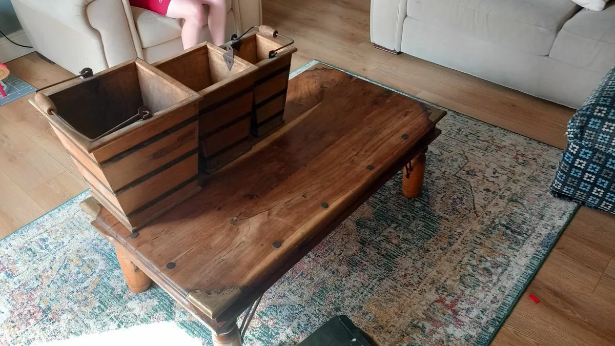 Coffee table and matching buckets