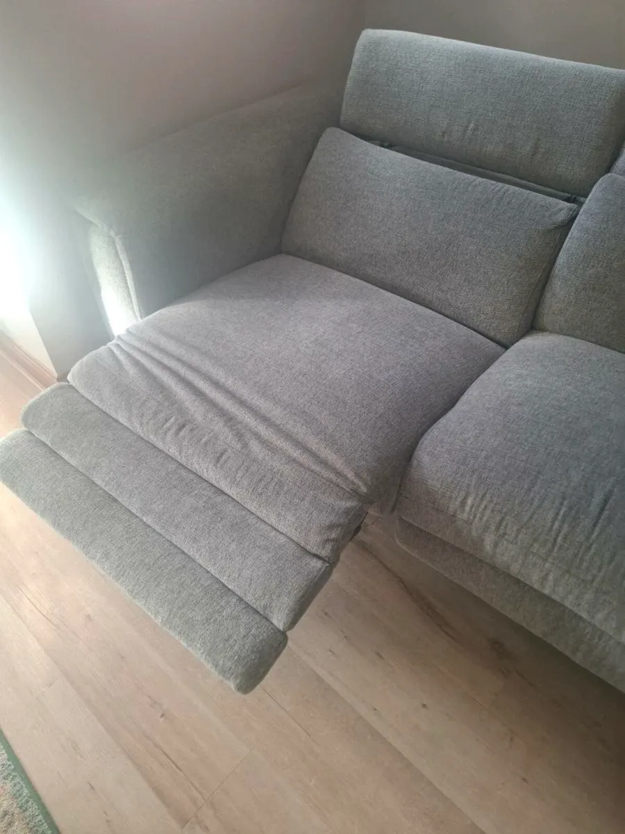 Electric recliner corner sofa - Image 4