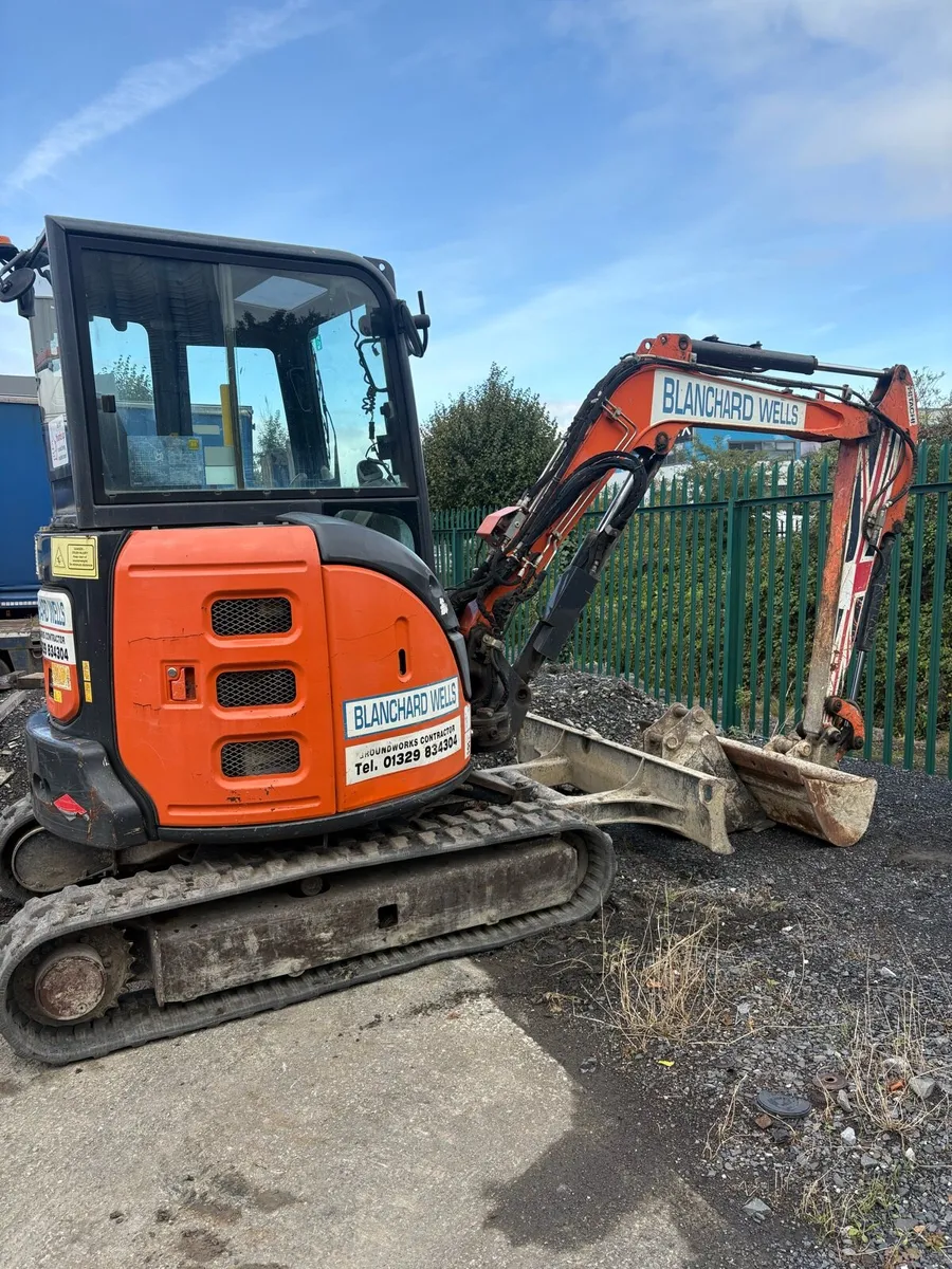 2016 hitachi 33u-5a - Image 2