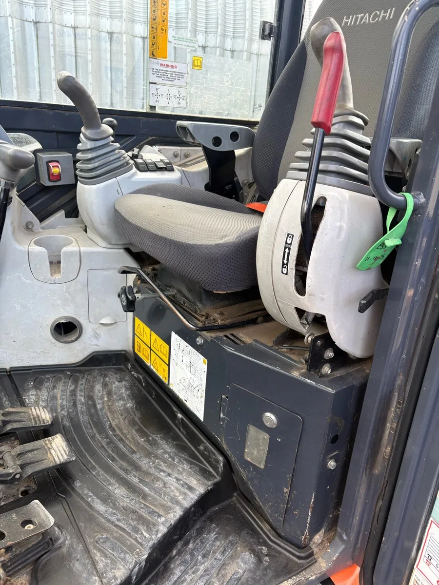 2016 hitachi 33u-5a - Image 3