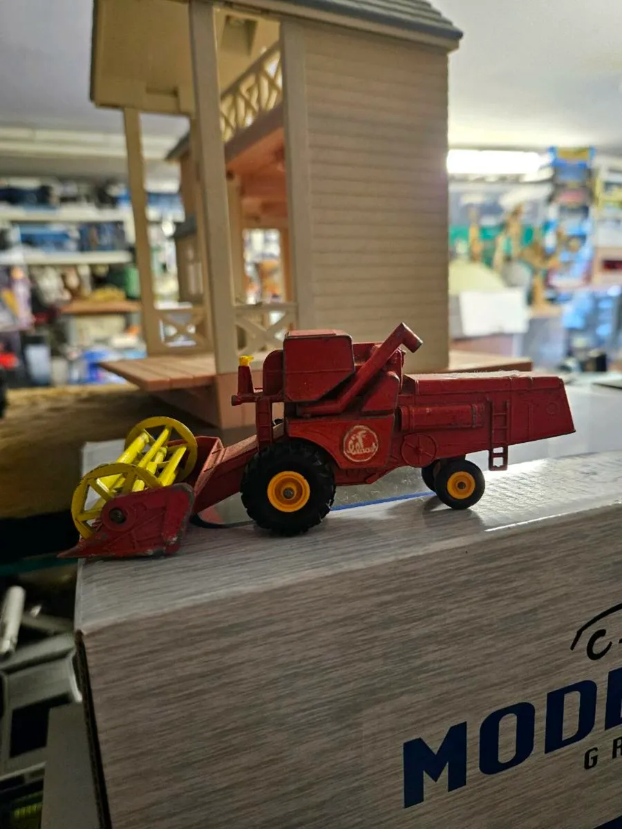 Matchbox Kingsize Combine Harvester - Image 2