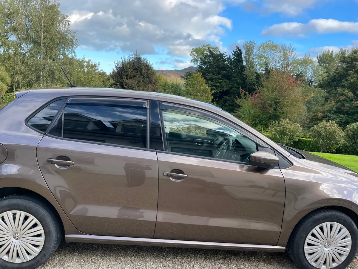 Volkswagen Polo 2015 - Image 2