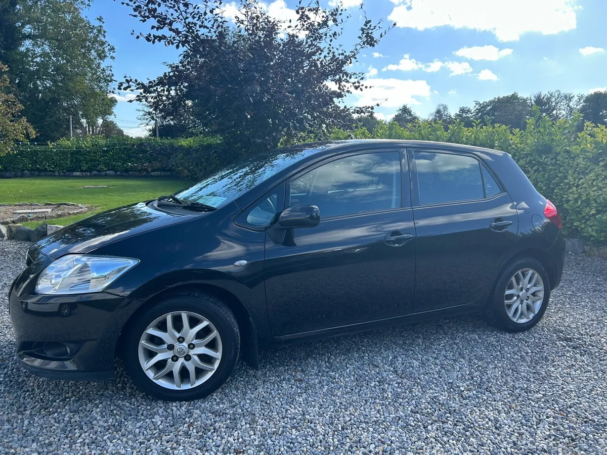 Toyota auris  t3 - Image 1