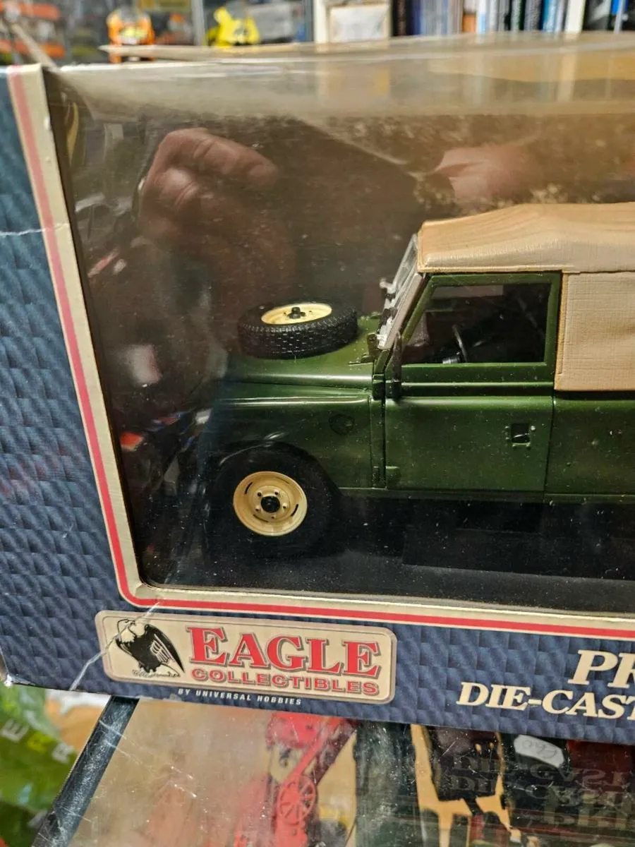 Corgi Eagle Collectibles Landrover 1.18 - Image 4