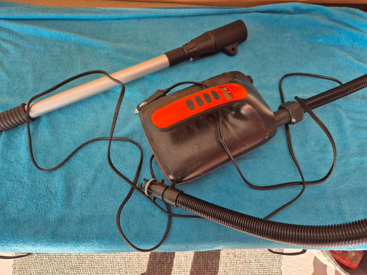 Inflatable boat + Suzuki 6hp outboard - Image 2