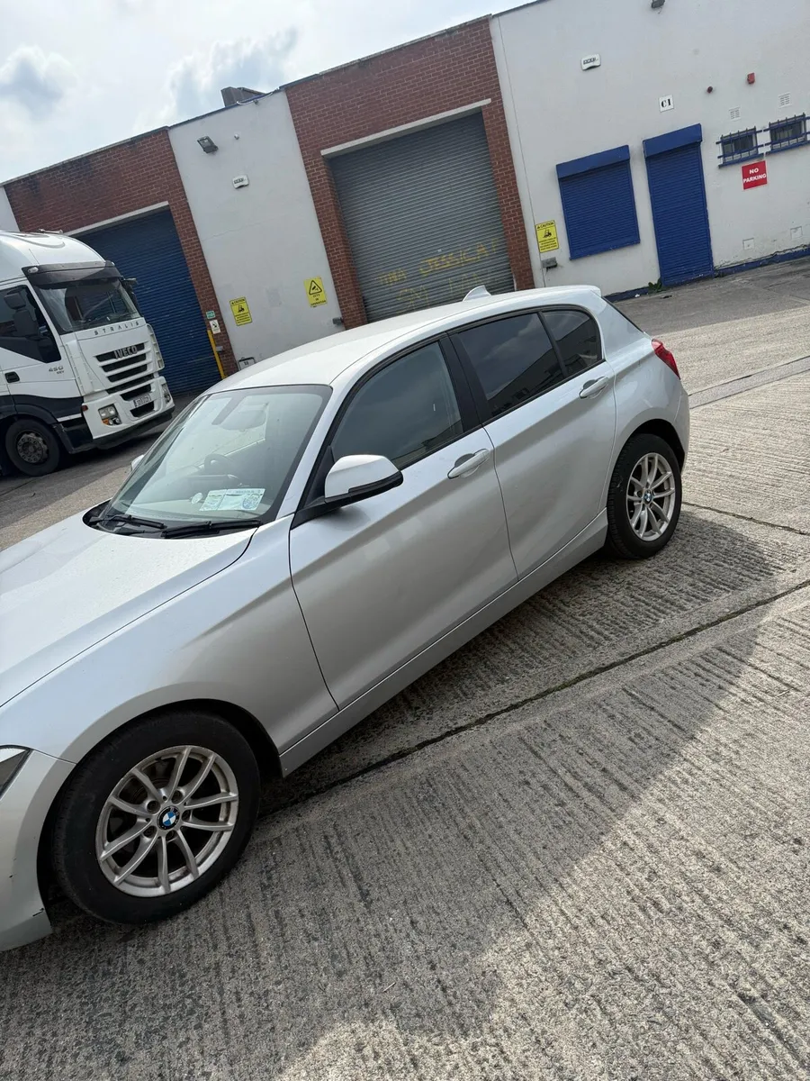BMW 114i - Image 4