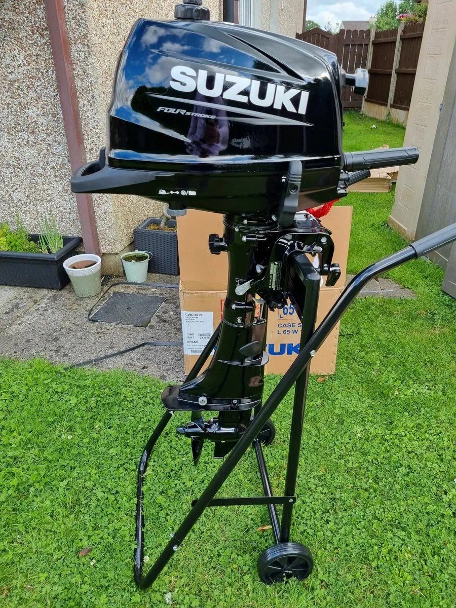Inflatable boat + Suzuki 6hp outboard - Image 4