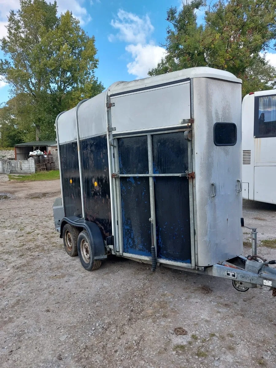 Ifor Williams 505 double horse box - Image 1