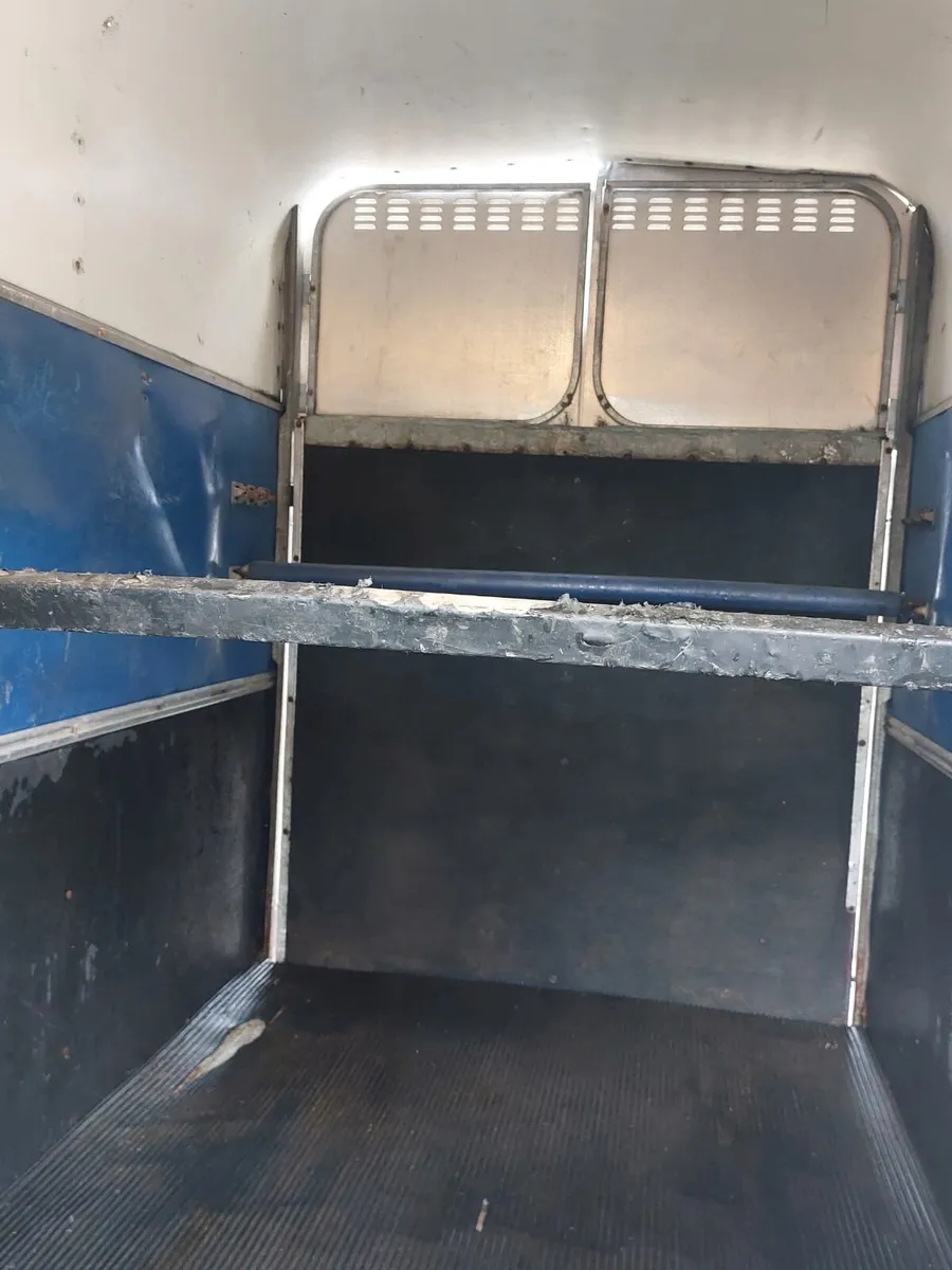 Ifor Williams 505 double horse box - Image 3