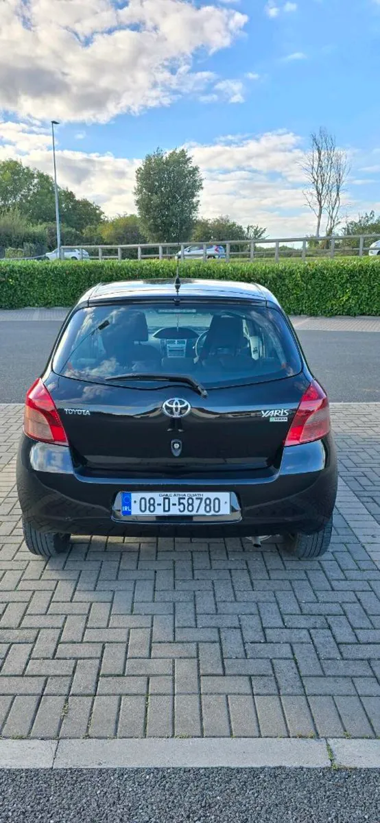 08 Yaris - Image 4