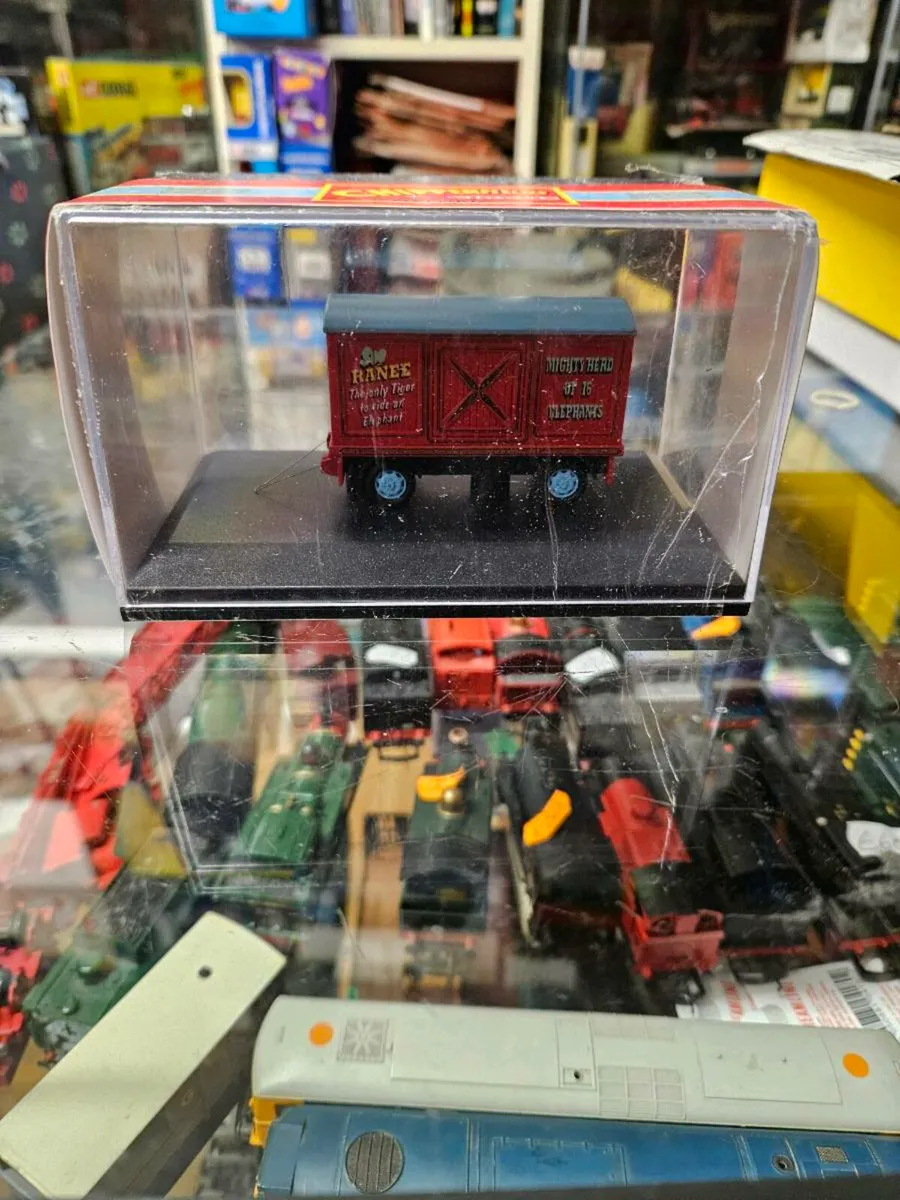 Corgi Oxford Chipperfields Circus Trailer