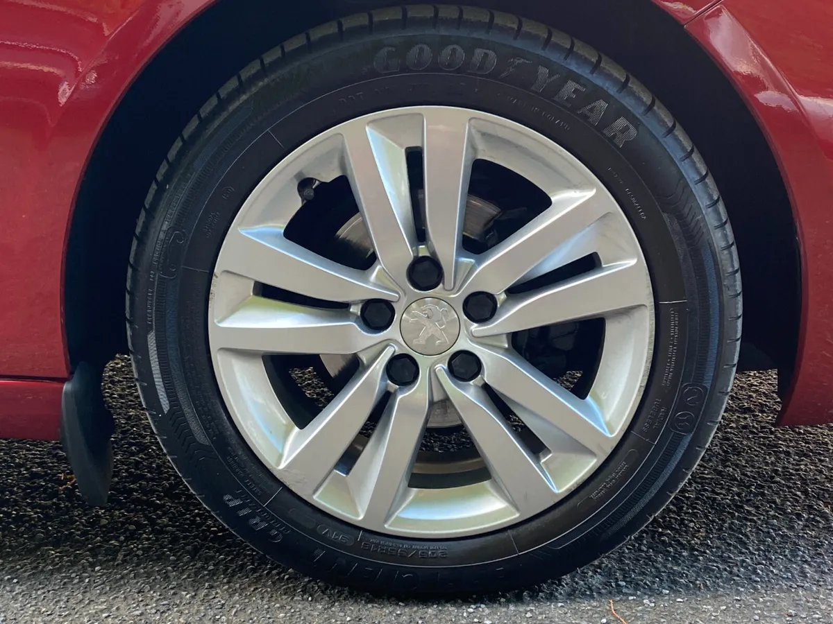 Peugeot 308 1.6 HDi 100bhp Active - Image 4