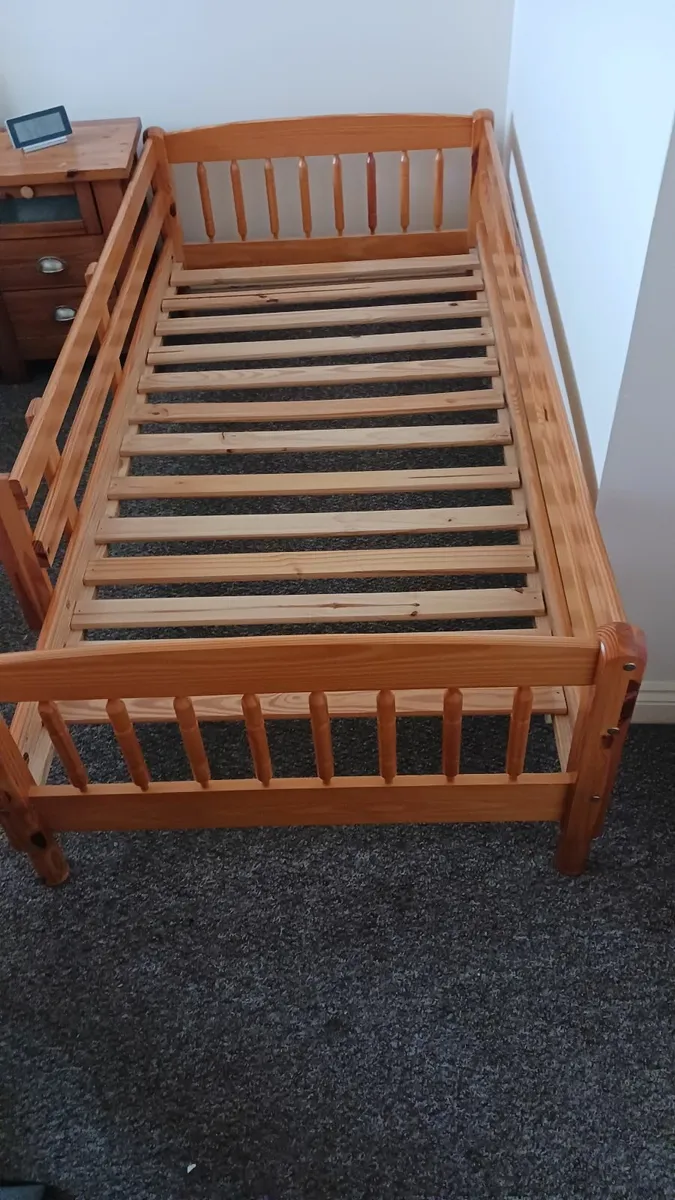 New single wooden bed - Image 4