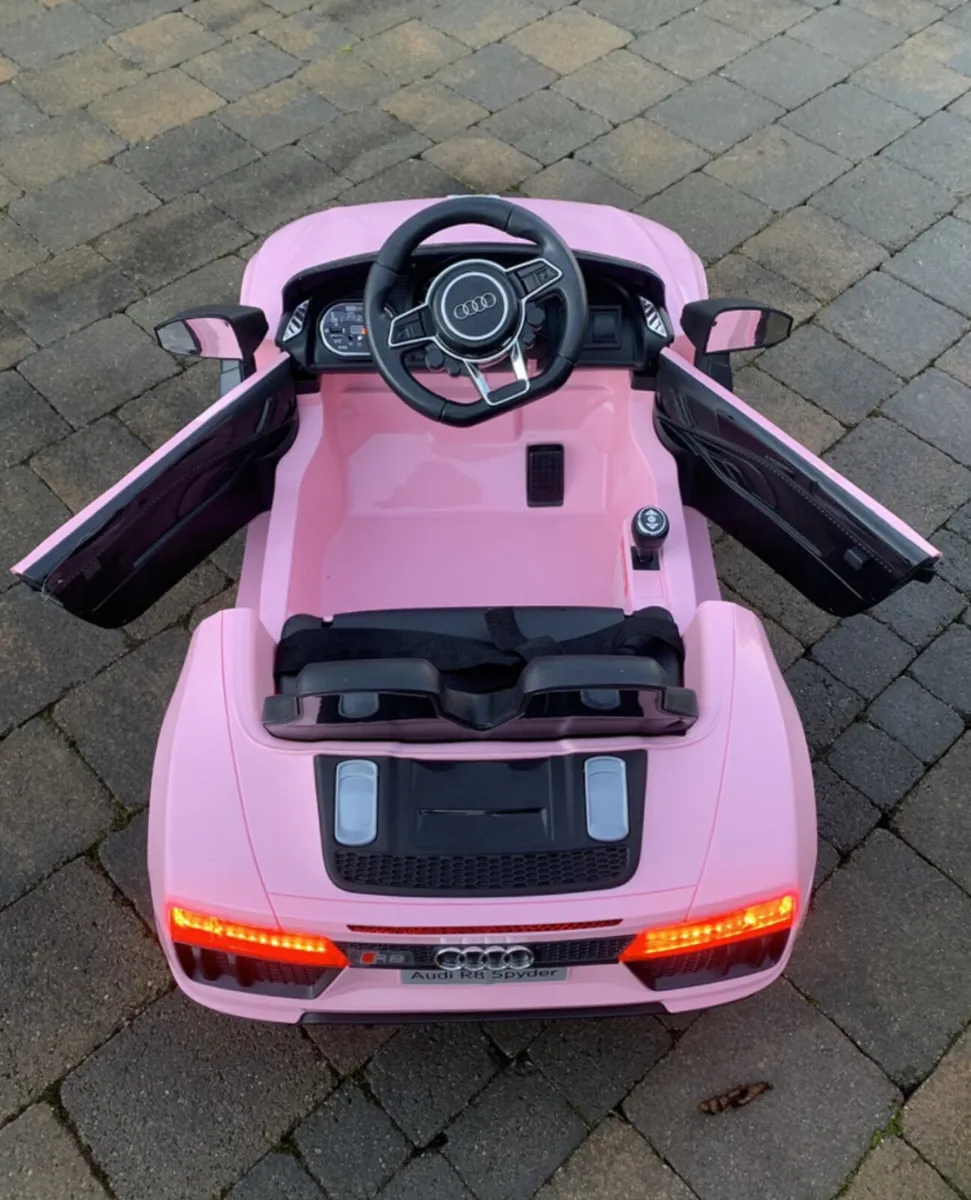 Free Delivery on Audi R8 Spyder Electric Cars - Image 4