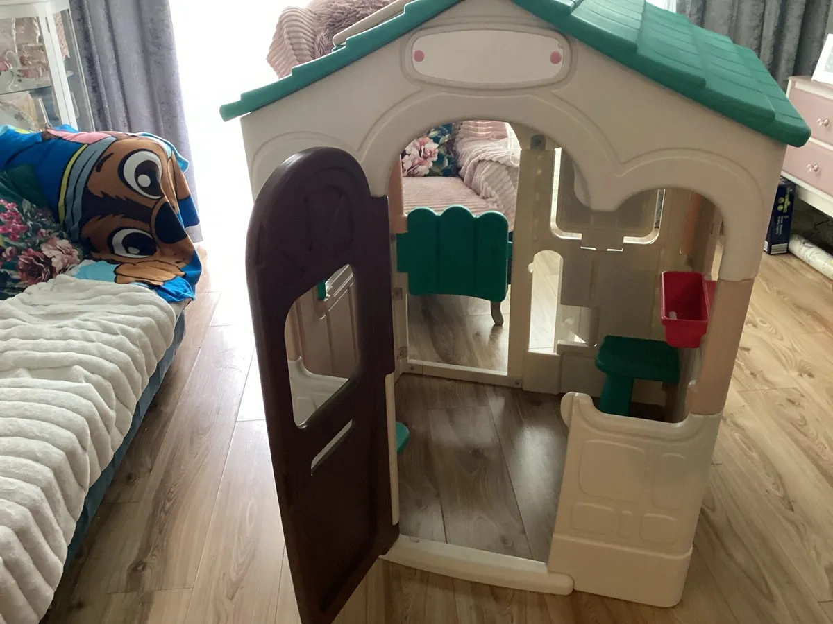 Playhouse - Image 2