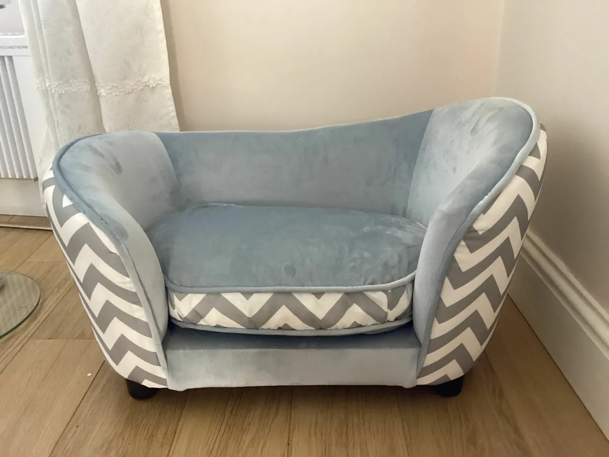 Pet sofa - Image 1