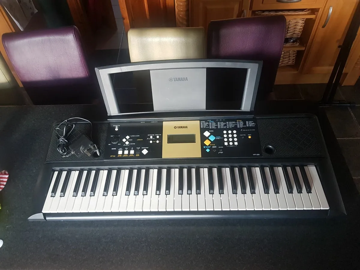 Keyboard - Yamaha - Image 1