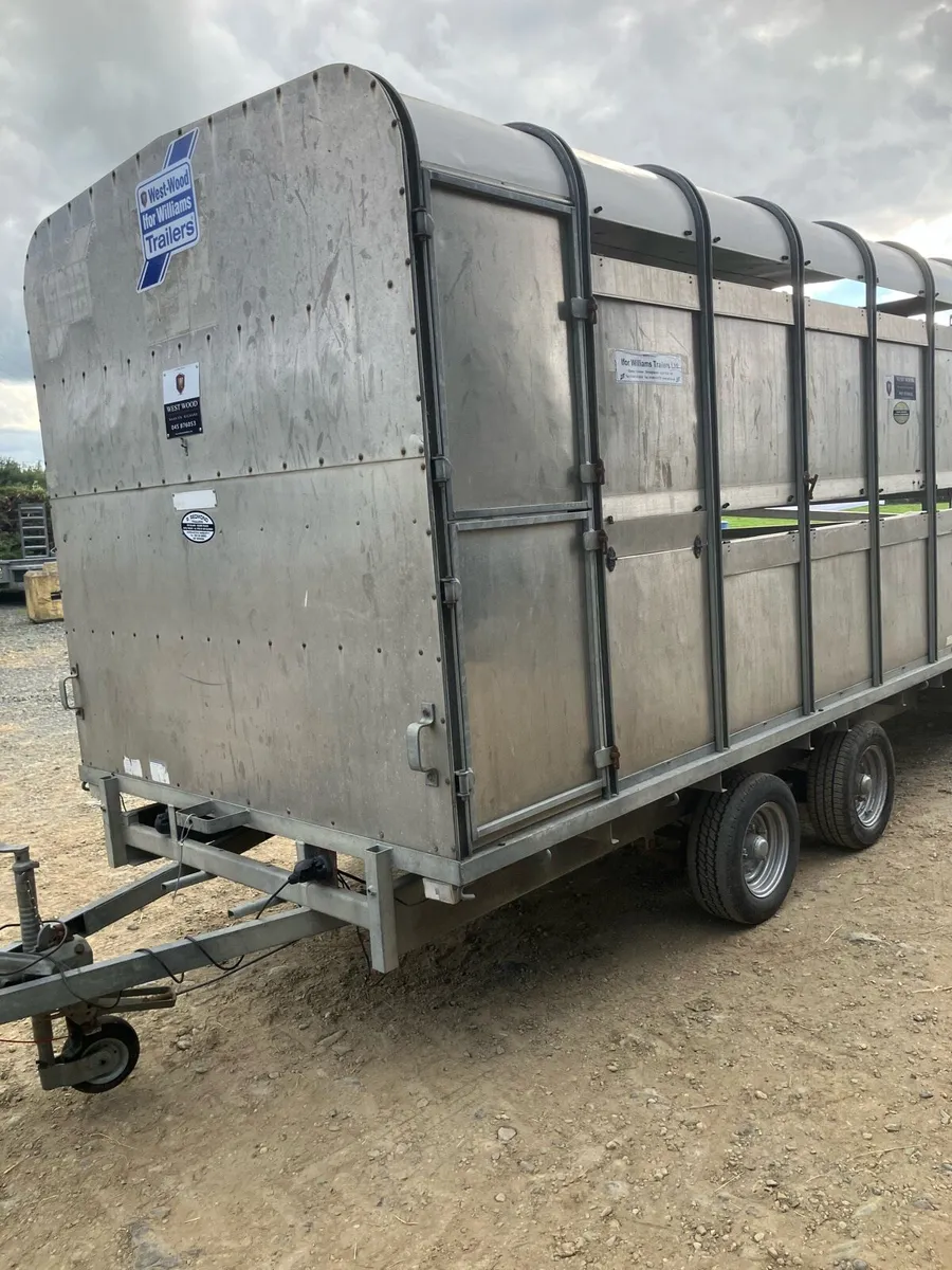 Trailer - Image 1