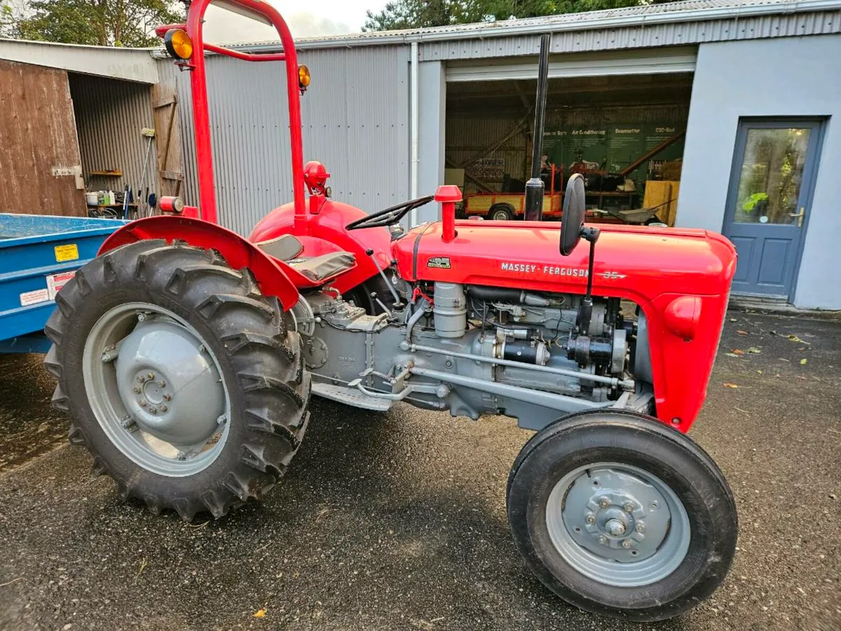 Massey ferguson 35 and trailer - Image 3