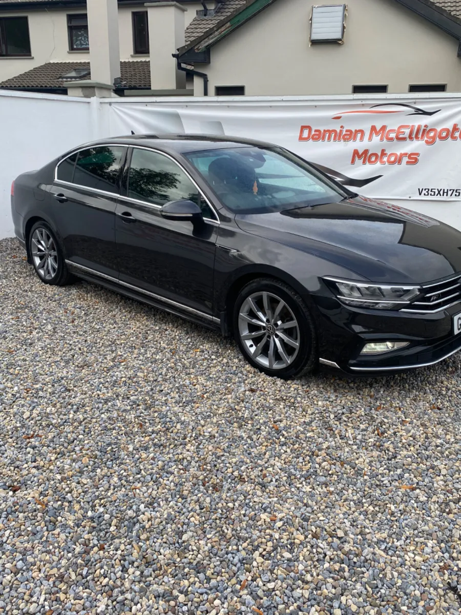 2020 Volkswagen Passat R-Line - Image 4