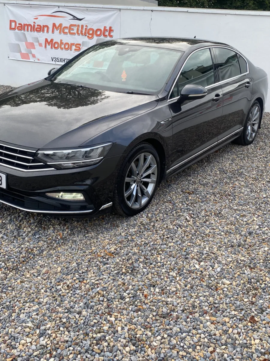 2020 Volkswagen Passat R-Line - Image 3