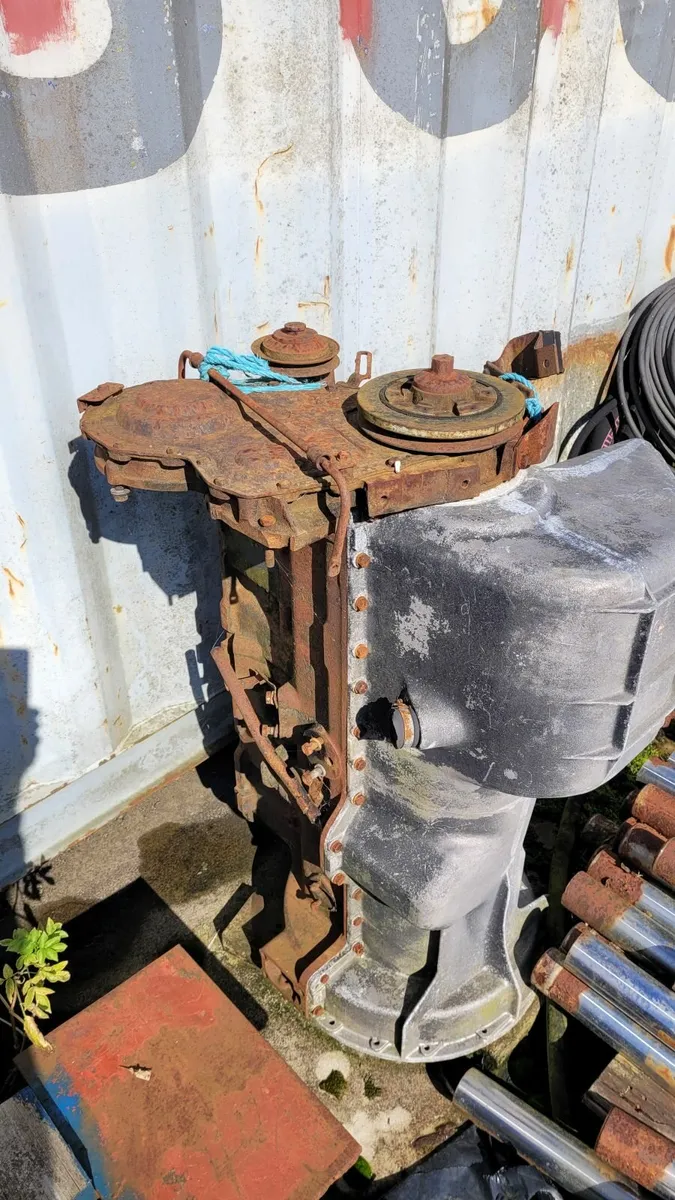 Vintage ford 365 engine block - Image 2