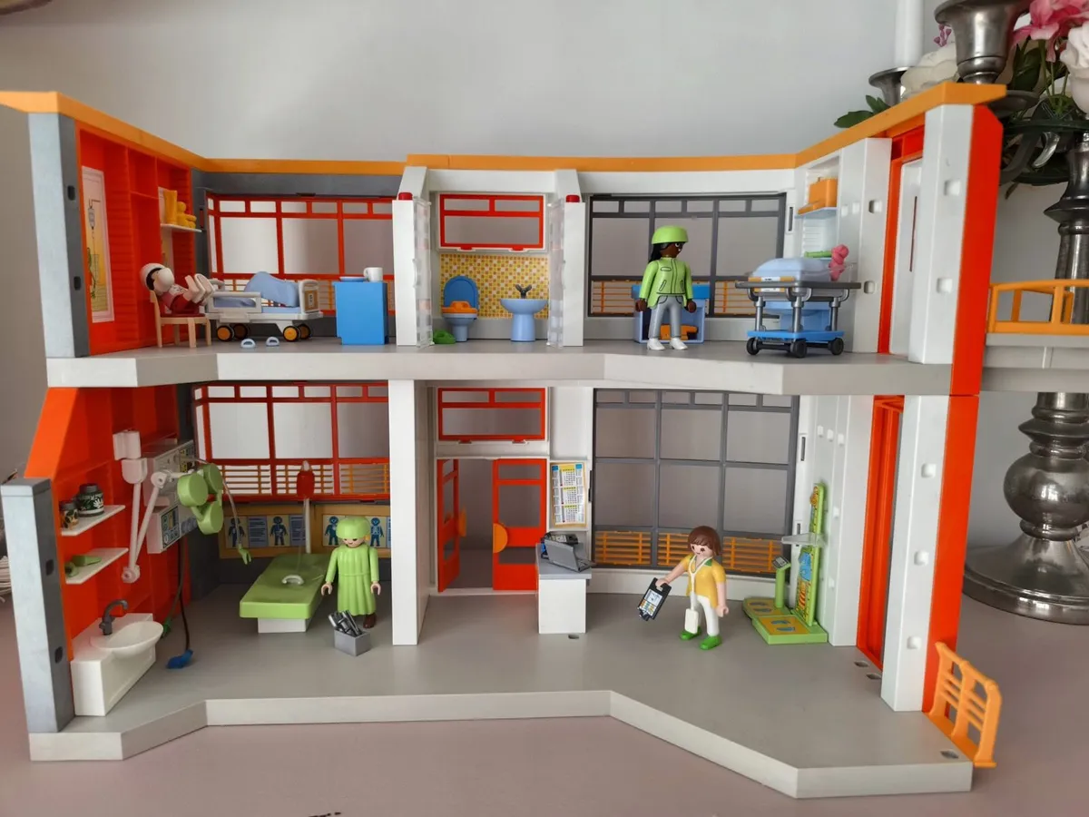Playmobil Hospital and extras - Image 1