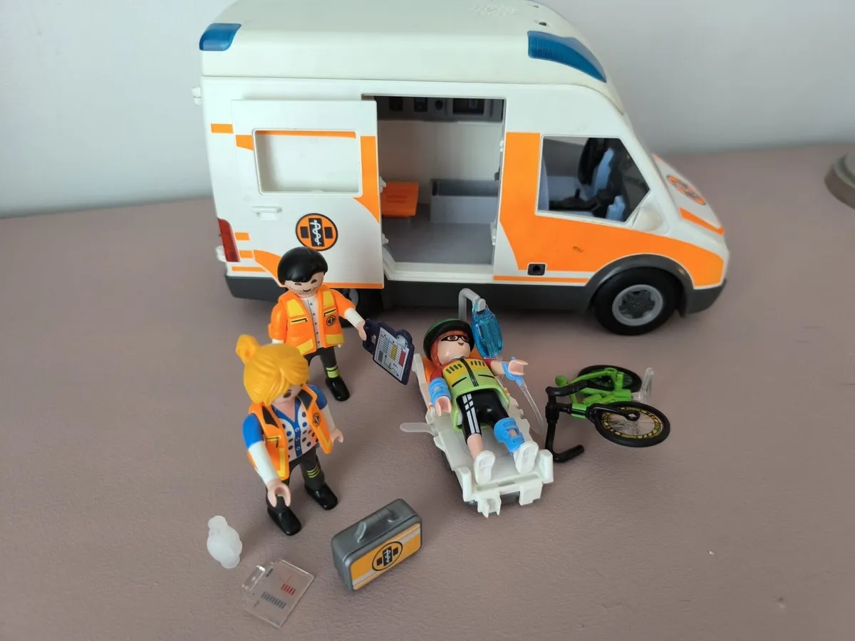 Playmobil Hospital and extras - Image 4