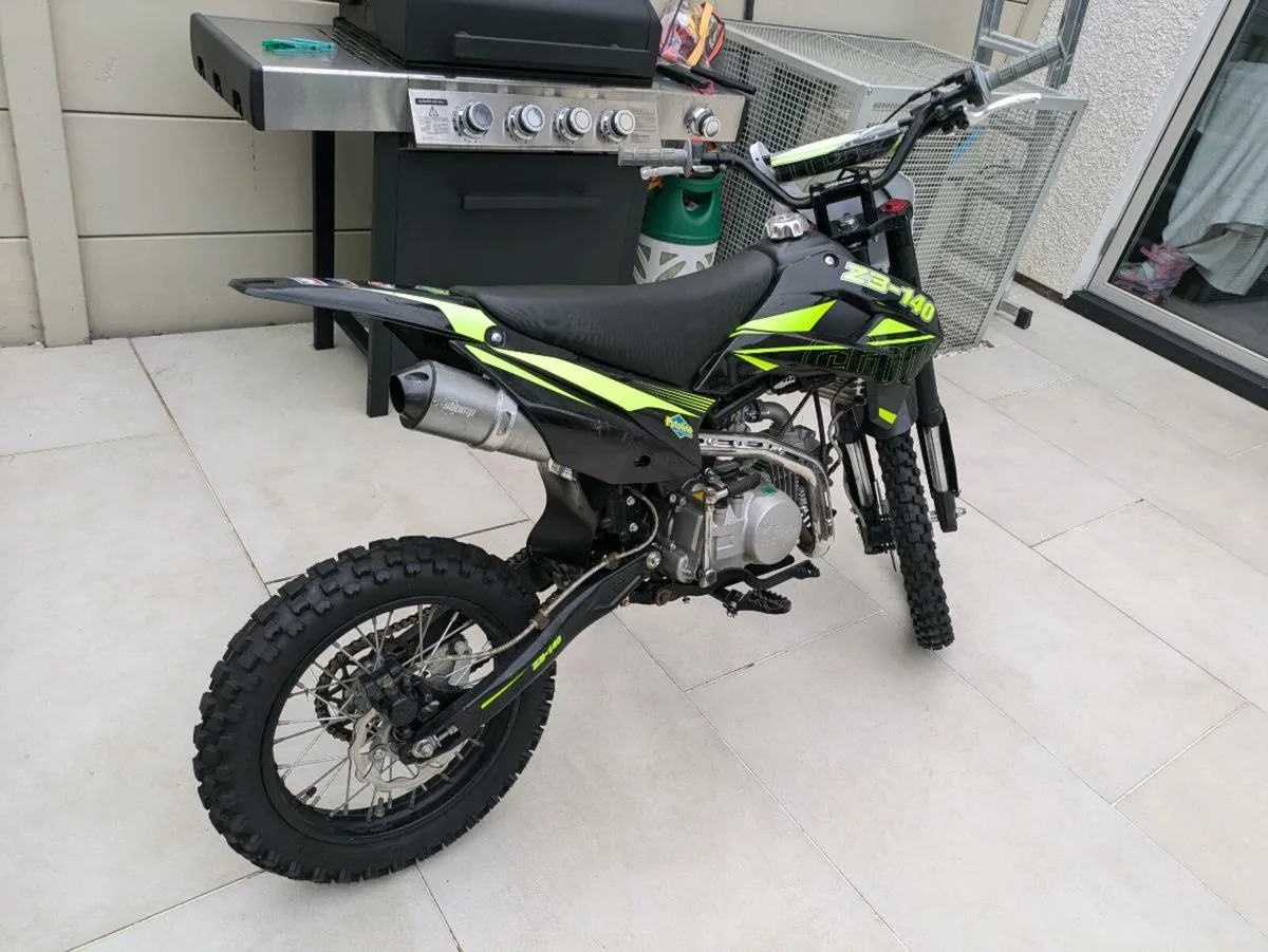 Stomp 140cc Big Wheel Pitbike - Image 2