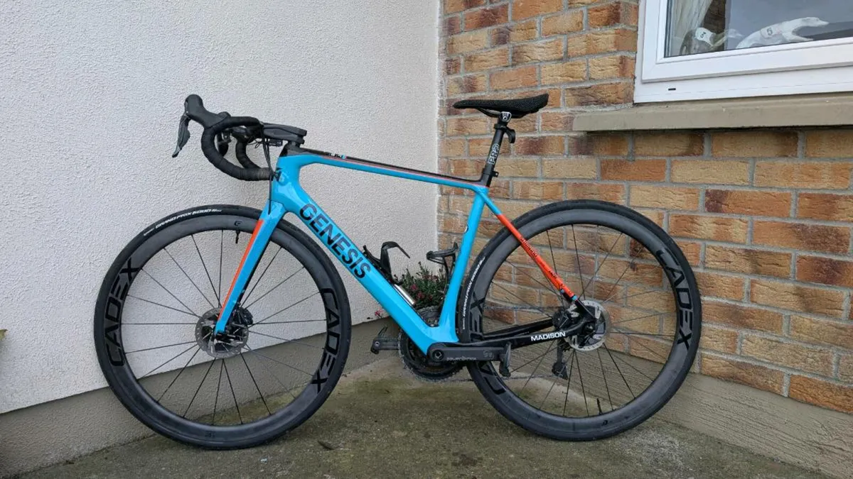 Genesis SL0 Team Road Bike - Image 1