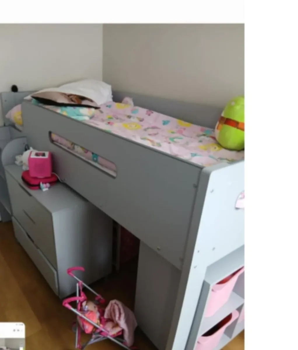 2 bunk beds - Image 2