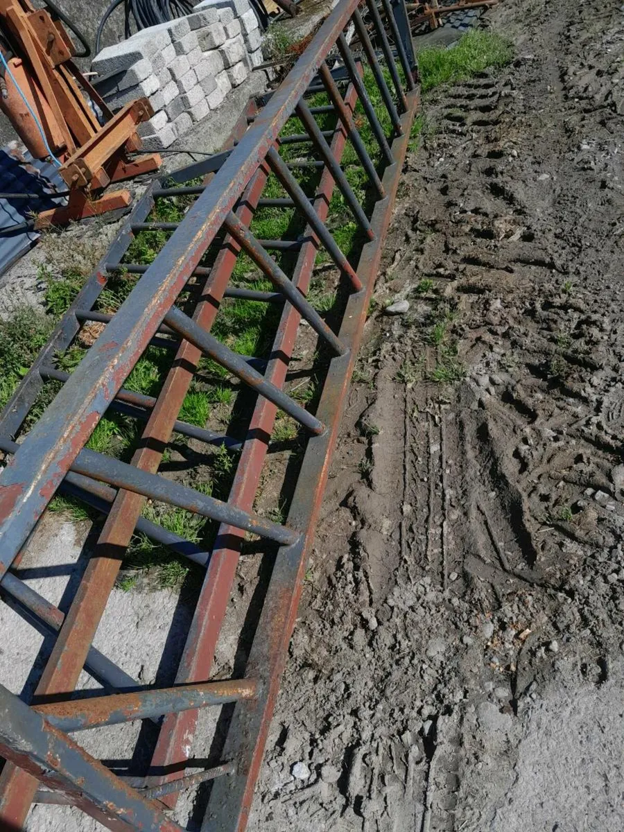 FEEDING BARRIERS - Image 3