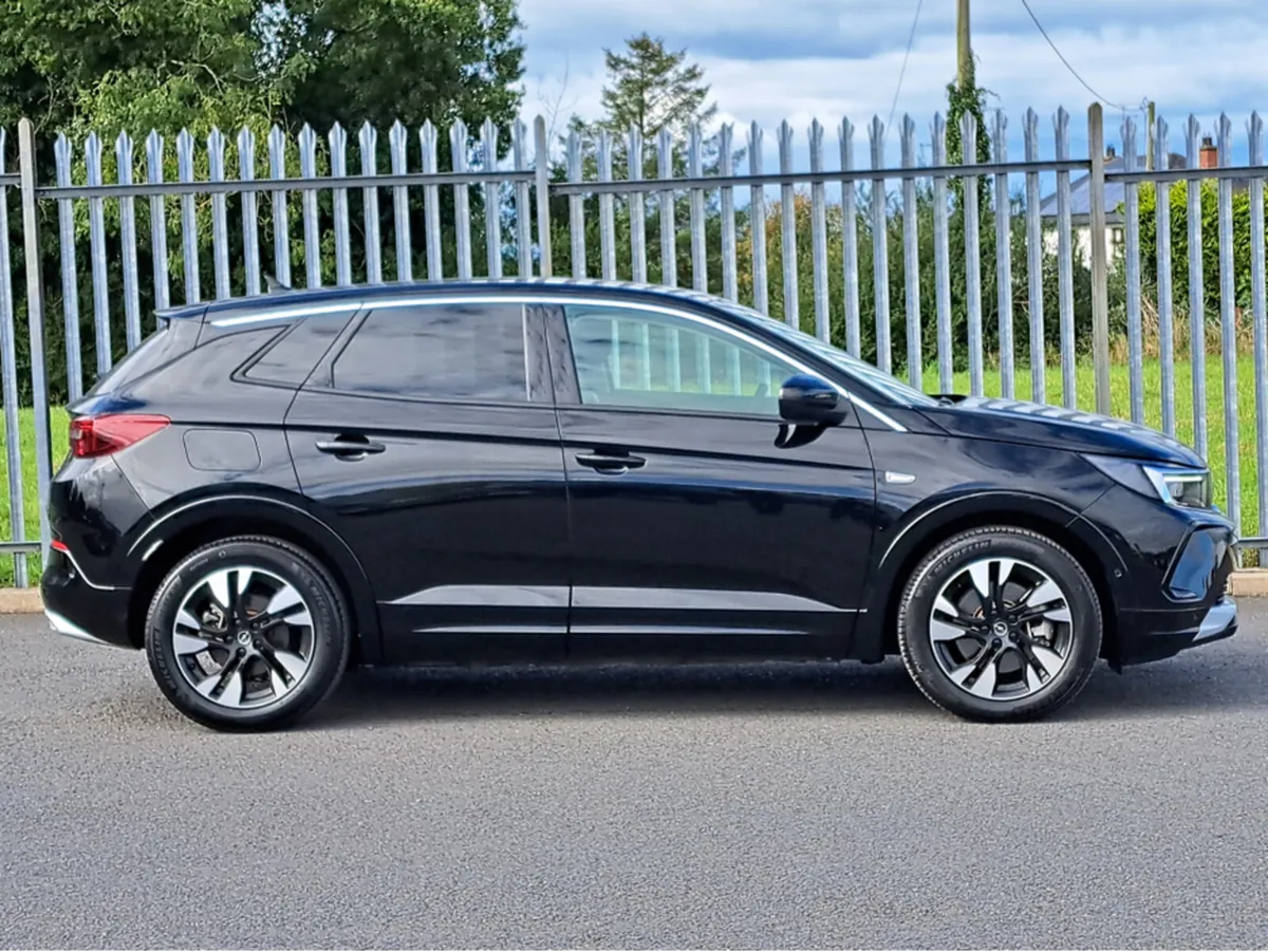 Opel Grandland ELEGANCE 1.6TURBO 225BHP 8 SPEED AU - Image 4