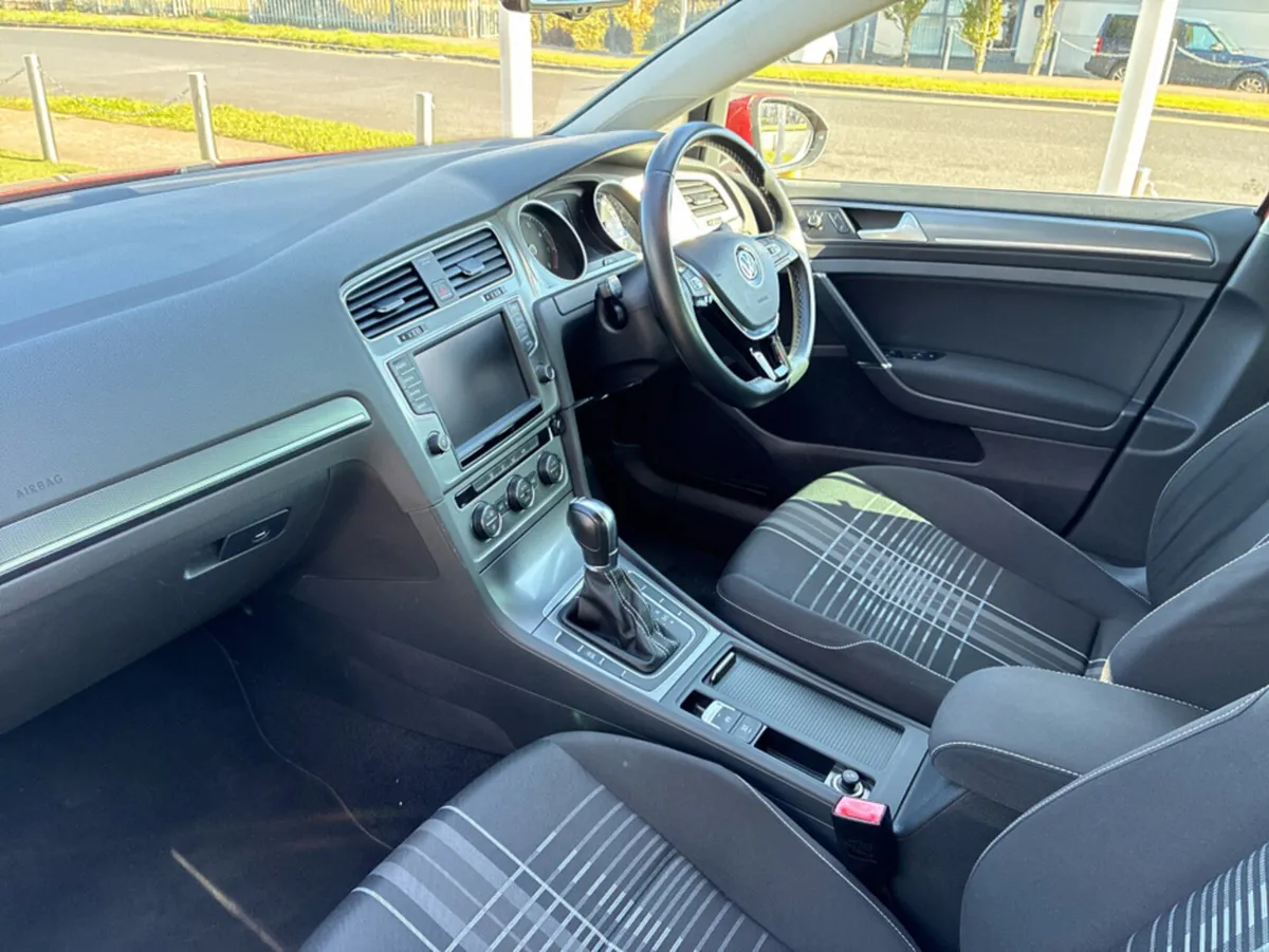 Volkswagen Golf 1.2L Petrol Automatic *Lounge Edit - Image 3