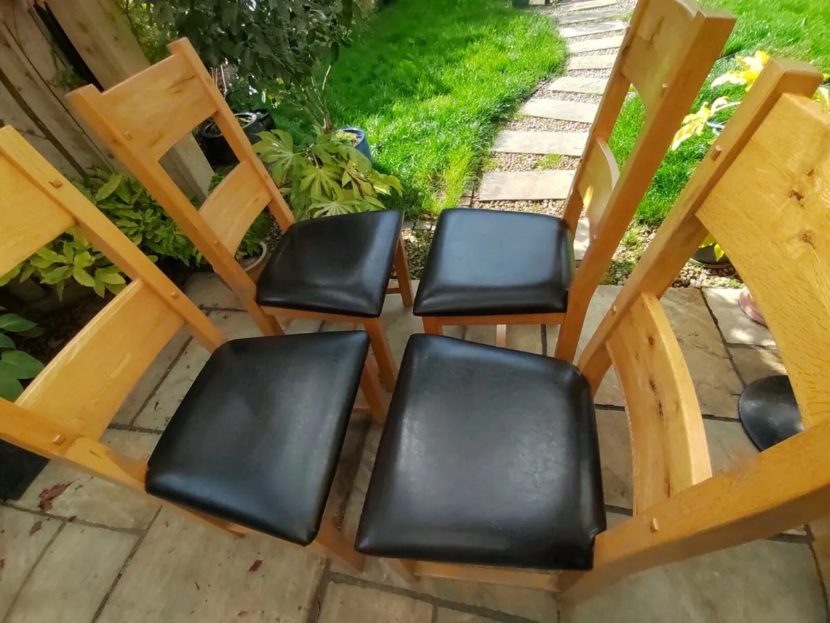 4 kitchen dining chairs - Image 1