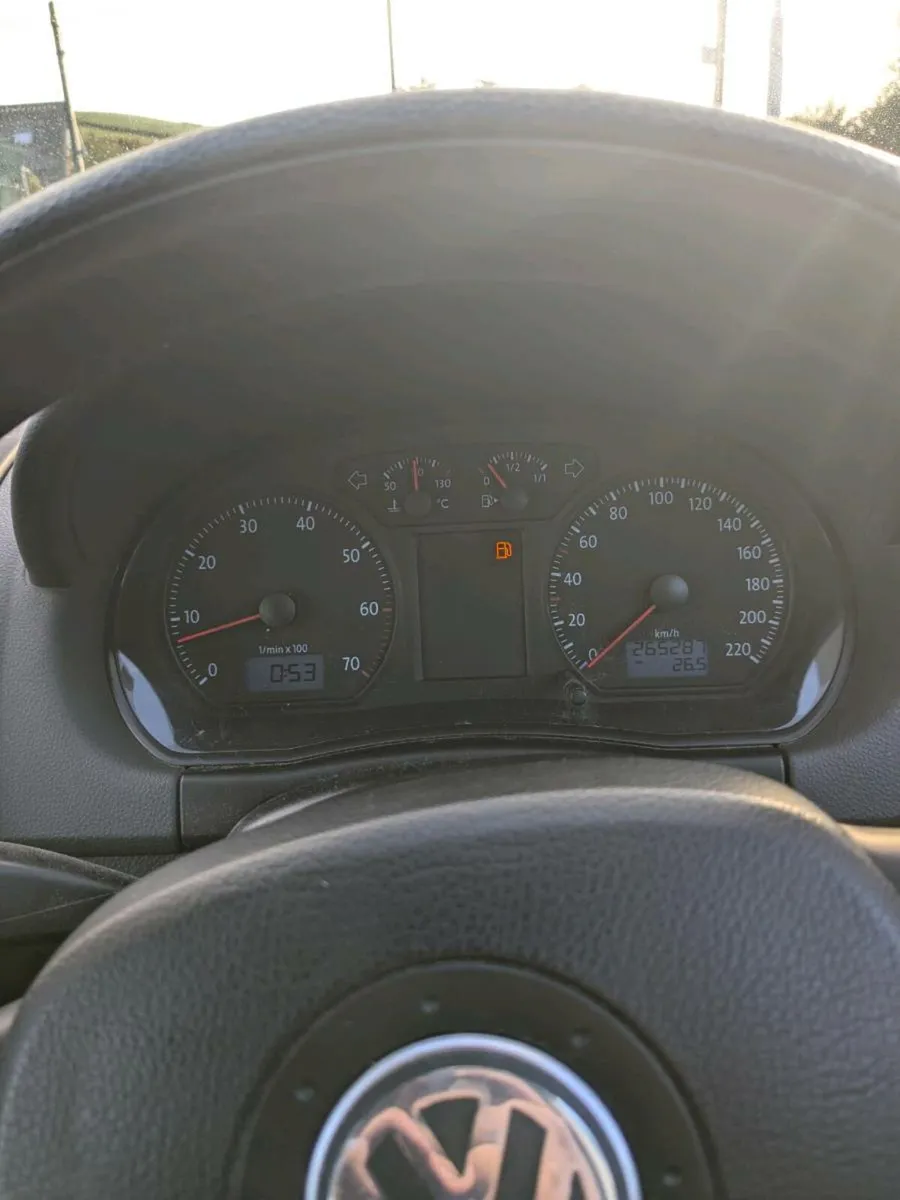 Volkswagen polo - Image 2
