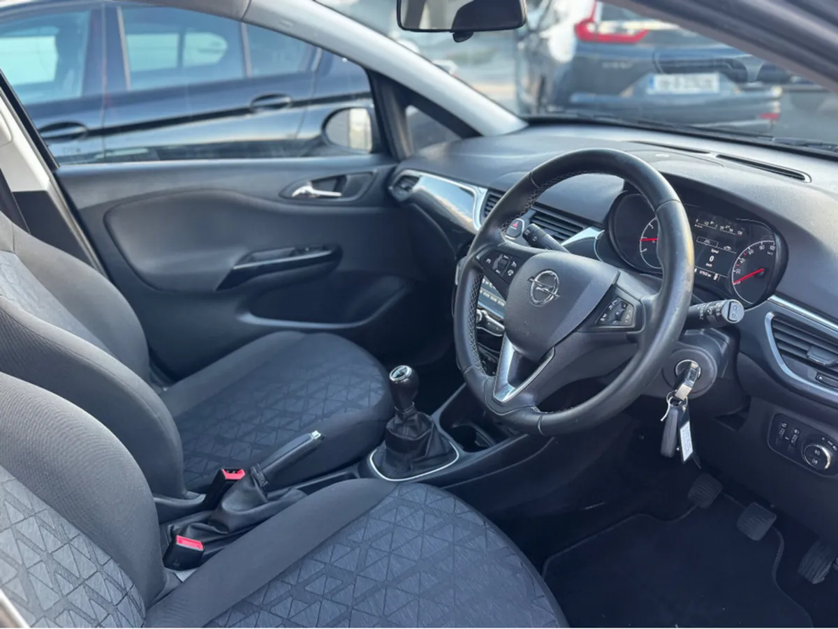 Opel Corsa CORSA-E 120 YEARS 1.4 I 75PS 5DR - Image 4