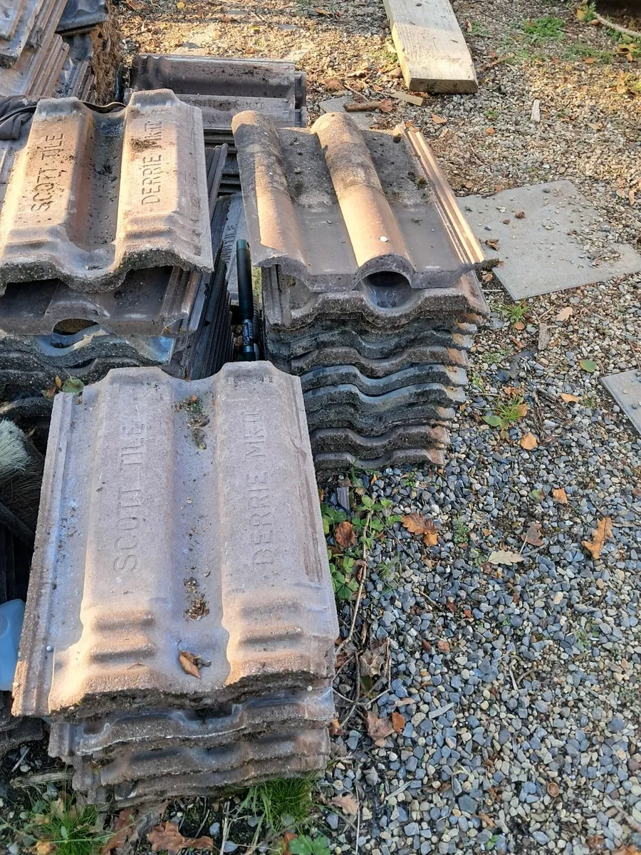 Scotts brown tiles for sale - Image 2