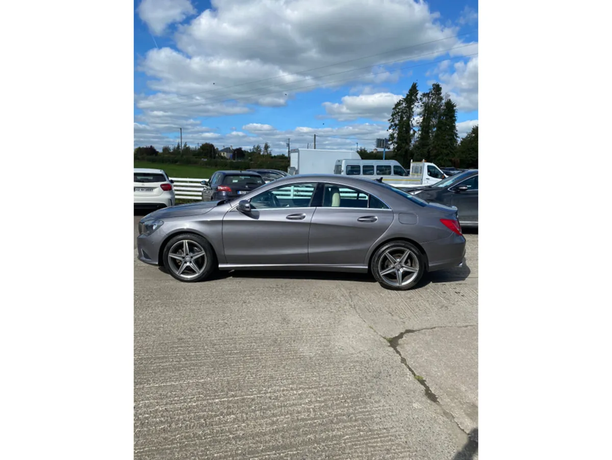 Mercedes-Benz CLA 180 URBAN AUTO 4DR - Image 2
