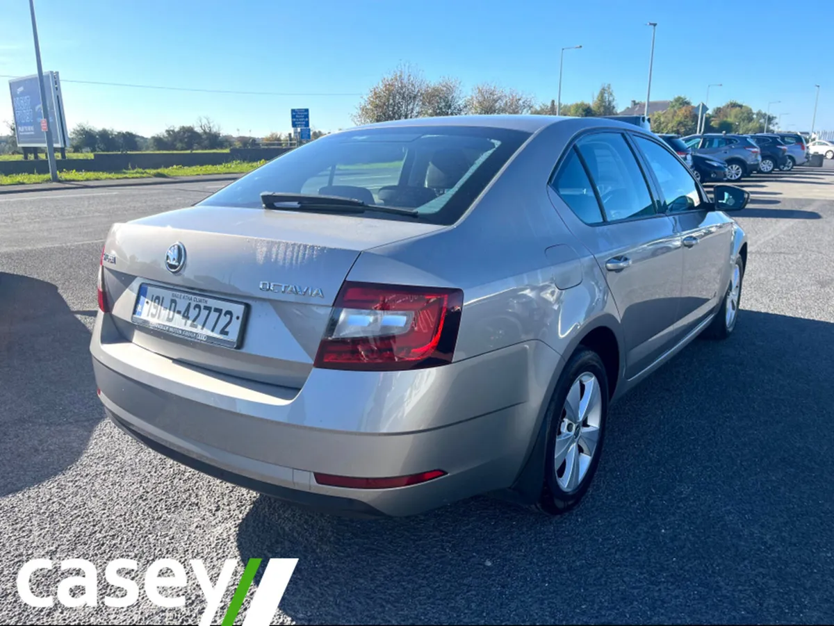 Skoda Octavia AMBITION 1.6 TDI 115HP 4DR - Image 2